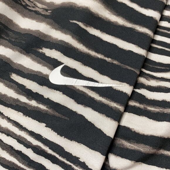 Nike Capri Tie Dye leggings Stripes F6 - Picture 5 of 10